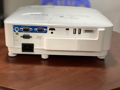 Máy chiếu Không Dây BenQ EW600