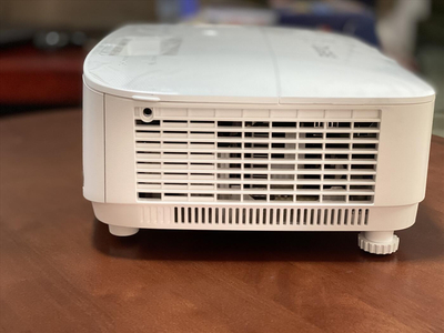 Máy chiếu Không Dây BenQ EW600