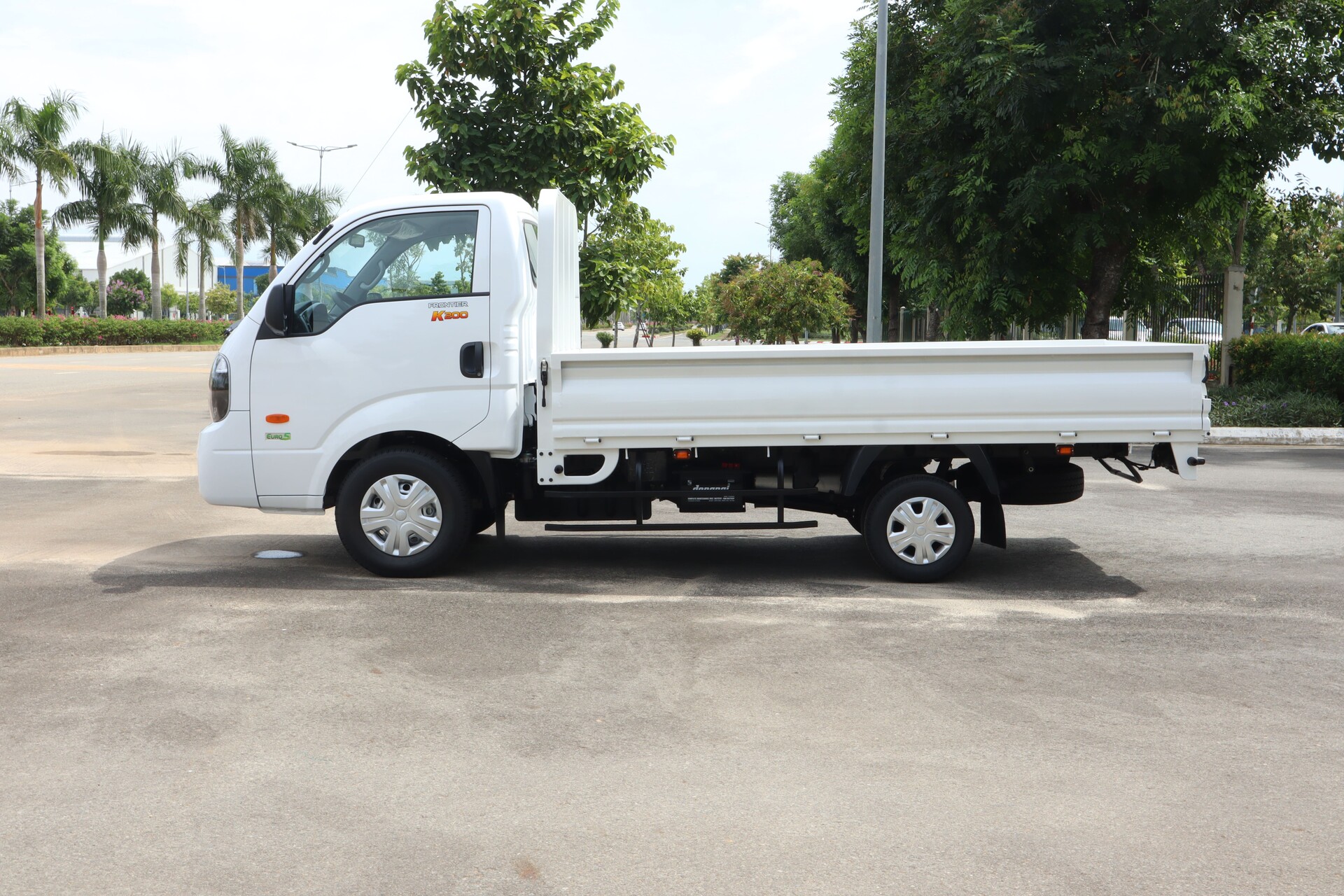 FRONTIER K200 - Thùng lửng - tải 1.990 kg