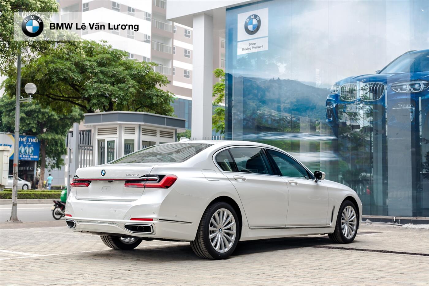 BMW 740Li - Hình 3
