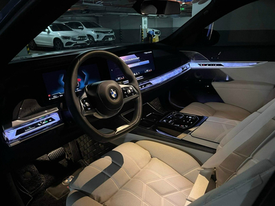 BMW 740i Pure Excellence All New