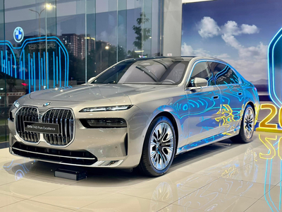BMW 740i Pure Excellence All New