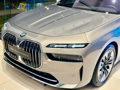 BMW 740i Pure Excellence All New