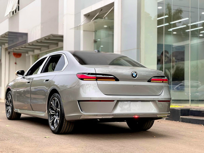 BMW 735i Pure Excellence All New