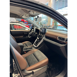 Toyota Innova Cross 2.0G