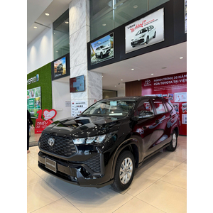 Toyota Innova Cross 2.0G