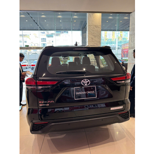 Toyota Innova Cross 2.0G