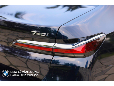 BMW 740i Pure Excellence 2025