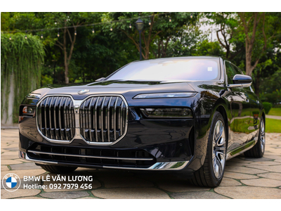 BMW 740i Pure Excellence 2025