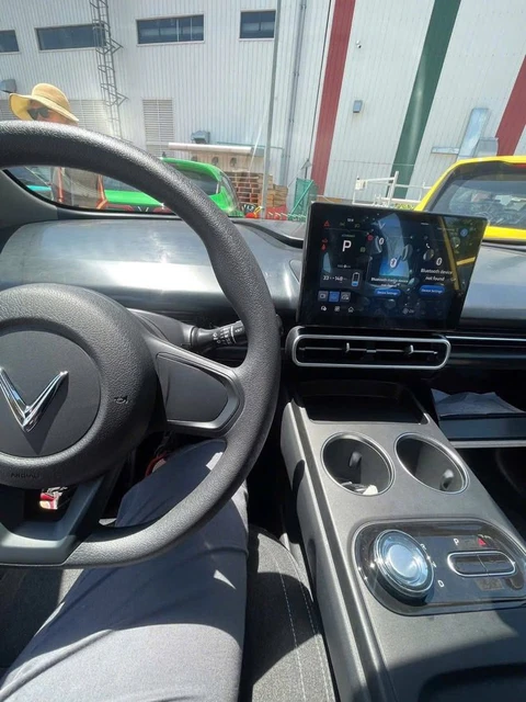 VinFast Limo Green ra mắt: MPV điện 7 chỗ mạnh 201 mã lực, đi 405km, màn hình lớn hơn Xpander