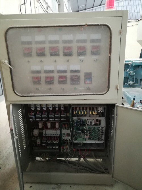 sửa máy biến tần máy đùn nhựa SB70G37T4 ở ninh bình