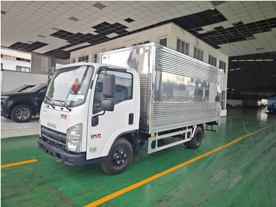 Isuzu 2.7 Tấn – QKR270 – Xe Tải Thùng Kín Dài 4.4m (QKR77HE5)