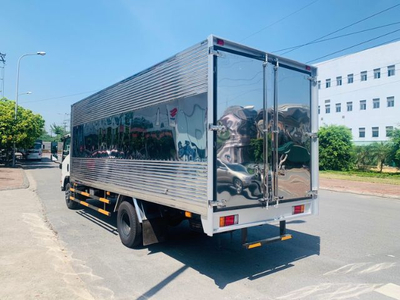 Isuzu 5 Tấn – NQR550 – Xe Tải Isuzu 5 Tấn Thùng Kín (NQR75ME4)