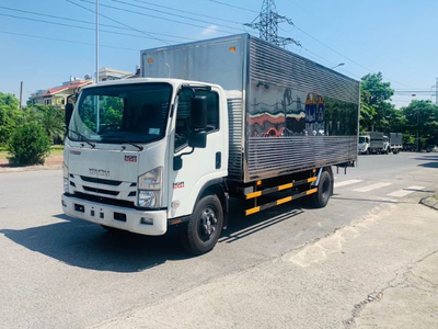 Isuzu 5 Tấn – NQR550 – Xe Tải Isuzu 5 Tấn Thùng Kín (NQR75ME4)