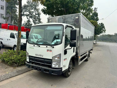 ISUZU QKR 210 Tải 1.9Tấn Thùng Kín Dài 4m4