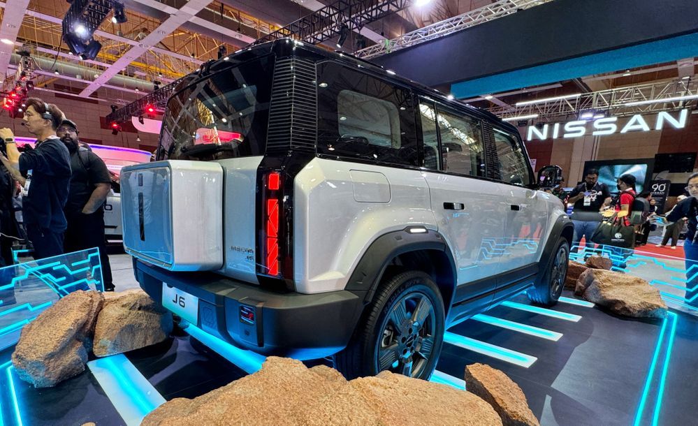 Giá Xe Jaecoo J6 2026