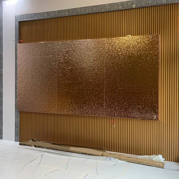 Tấm ốp sợi than tre sóng nước inox PET 8mm