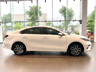 KIA K3 1.6 Deluxe (MT)