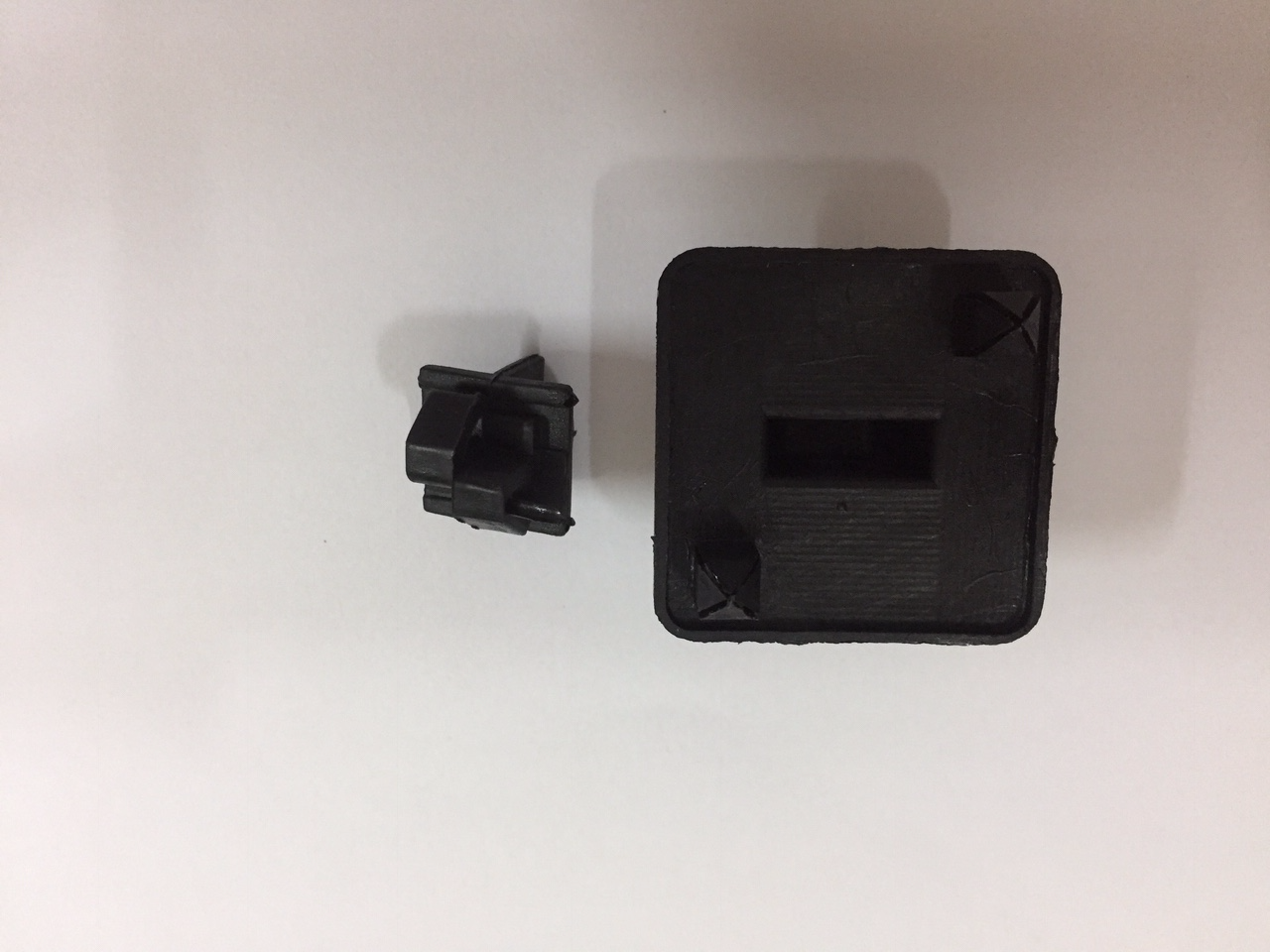 Kẹp giữ ty chống nắp capo Chery QQ&Daewoo Matiz