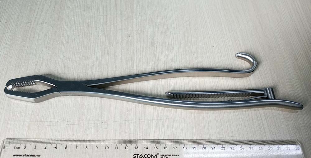 Kẹp giữ xương Lane khóa hãm 33 cm Hilbro 28.1006.33