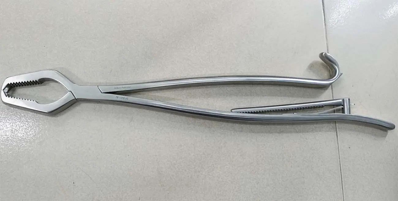 Kẹp giữ xương Lane khóa hãm 45 cm Hilbro 28.1006.45