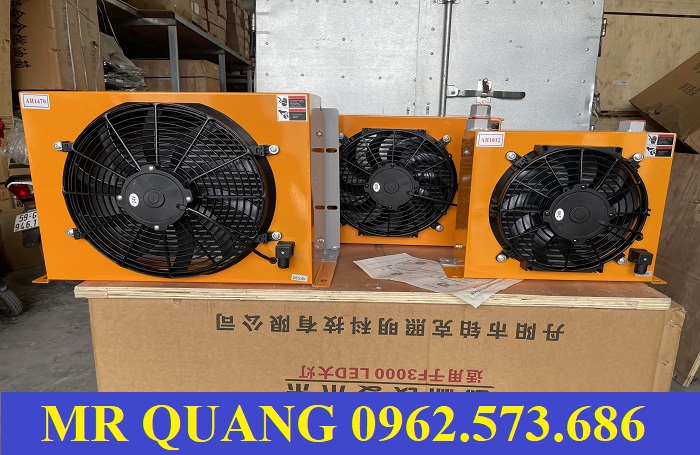 Két làm mát dầu thủy lực xe cẩu, máy xúc