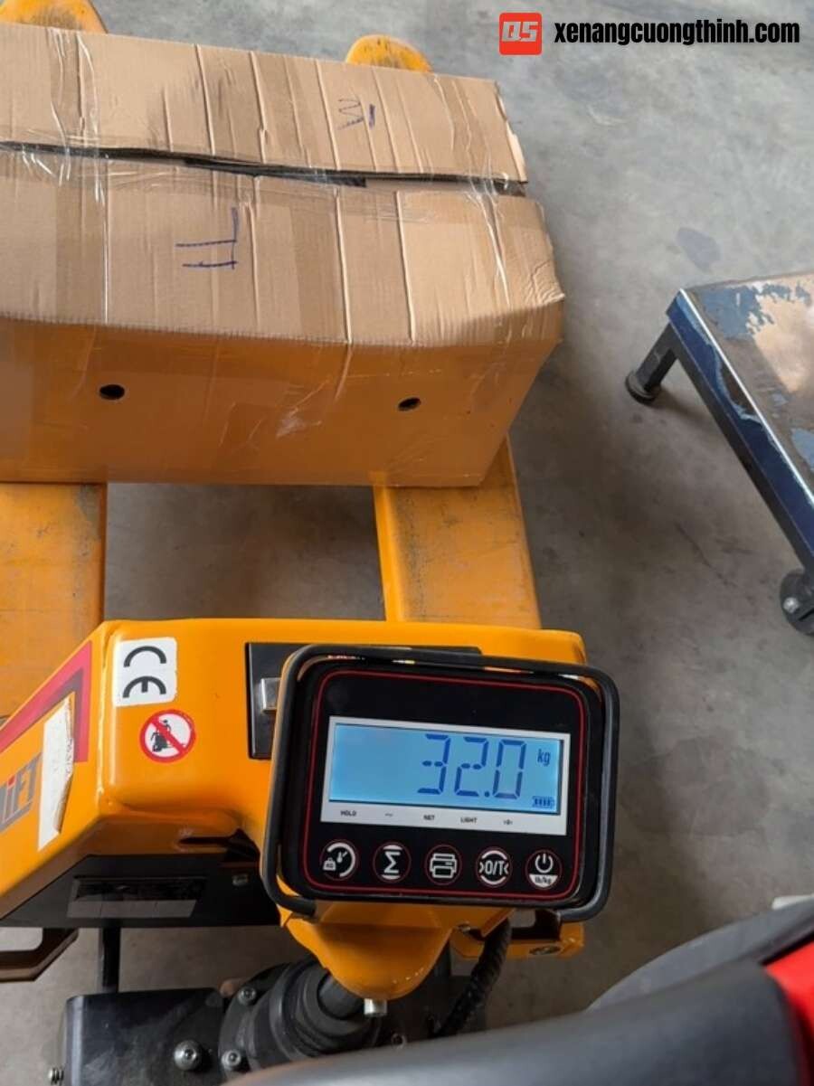 Bàn Giao Xe Nâng Điện Gắn Cân - Hỗ Trợ Hiệu Chuẩn