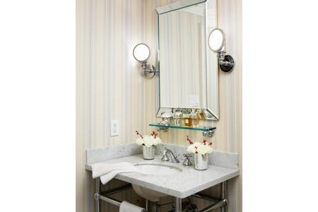 Khắc phục gương nhà tắm ố mốc