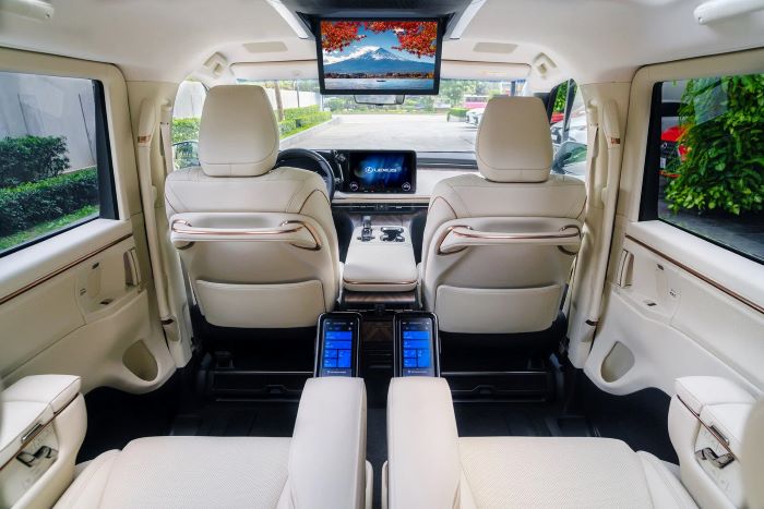 Khoang nội thất hàng ghế thương gia Lexus LM 500h