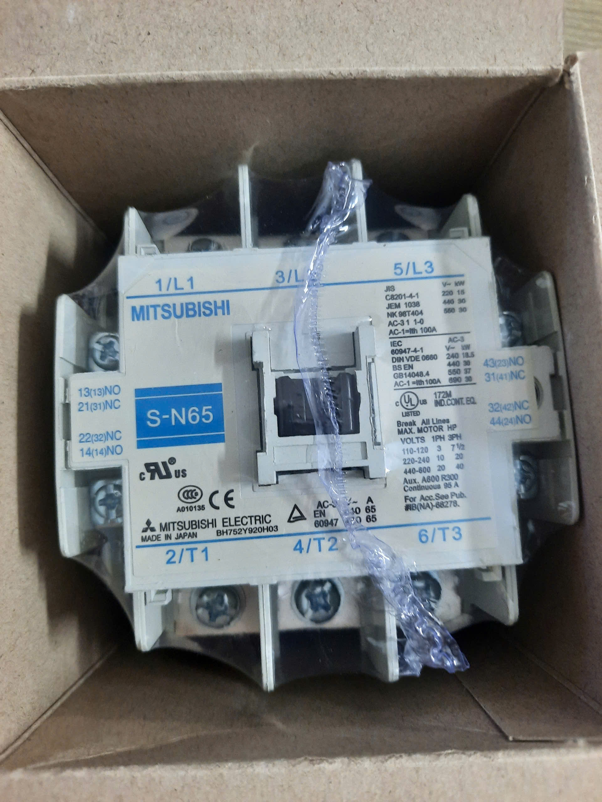 KHỞI ĐỘNG TỪ MITSUBISHI 65A MỚI