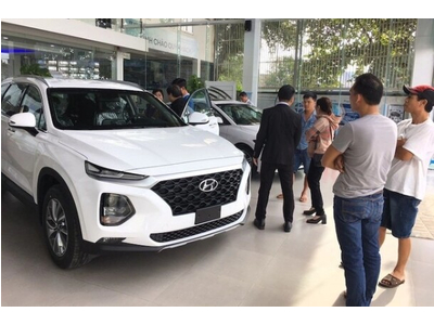 Không đồng ý giảm lệ phí trước bạ ô tô, thuế xăng dầu