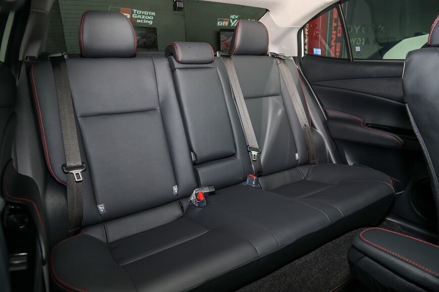Không gian người ngồi hàng ghế thứ 2 của Toyota Vios G Sport