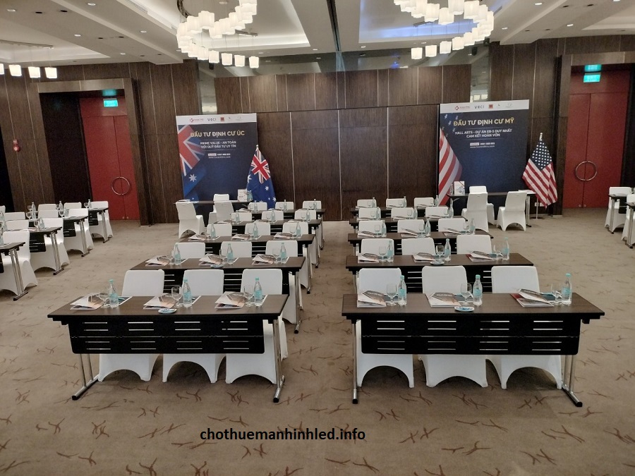 Không gian thuê màn hình Led trong nhà tổ chức hội nghị định cư đầu tư