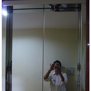 Khung bản hẹp : Inox Gương - Cánh cửa tầng : Inox Gương