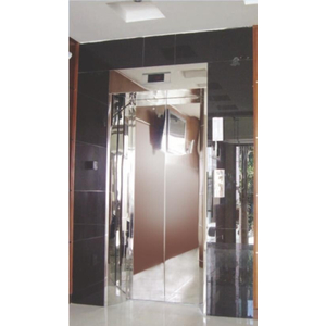 Khung bản rộng có hộp đèn : inox gương. Cánh cửa : inox gương