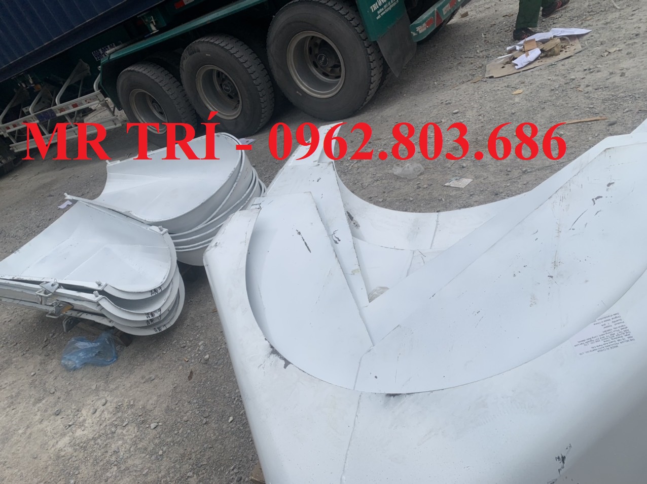 khung-gia-chu-a-xe-tron-be-tong