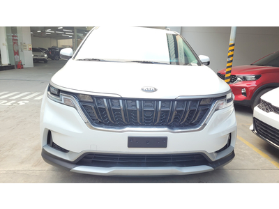 KIA Carnival 2.2D Luxury 8 chỗ