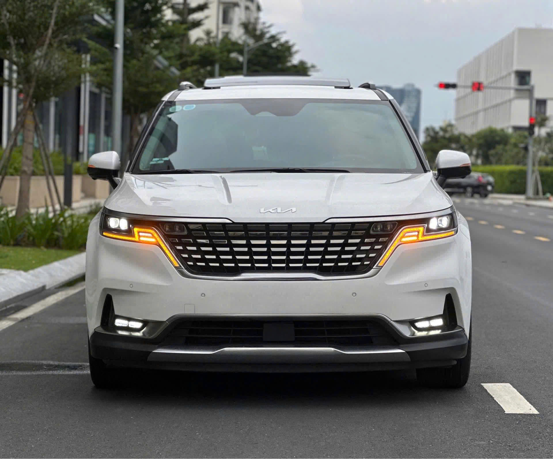 KIA Carnival 3.5G Signature 7 chỗ