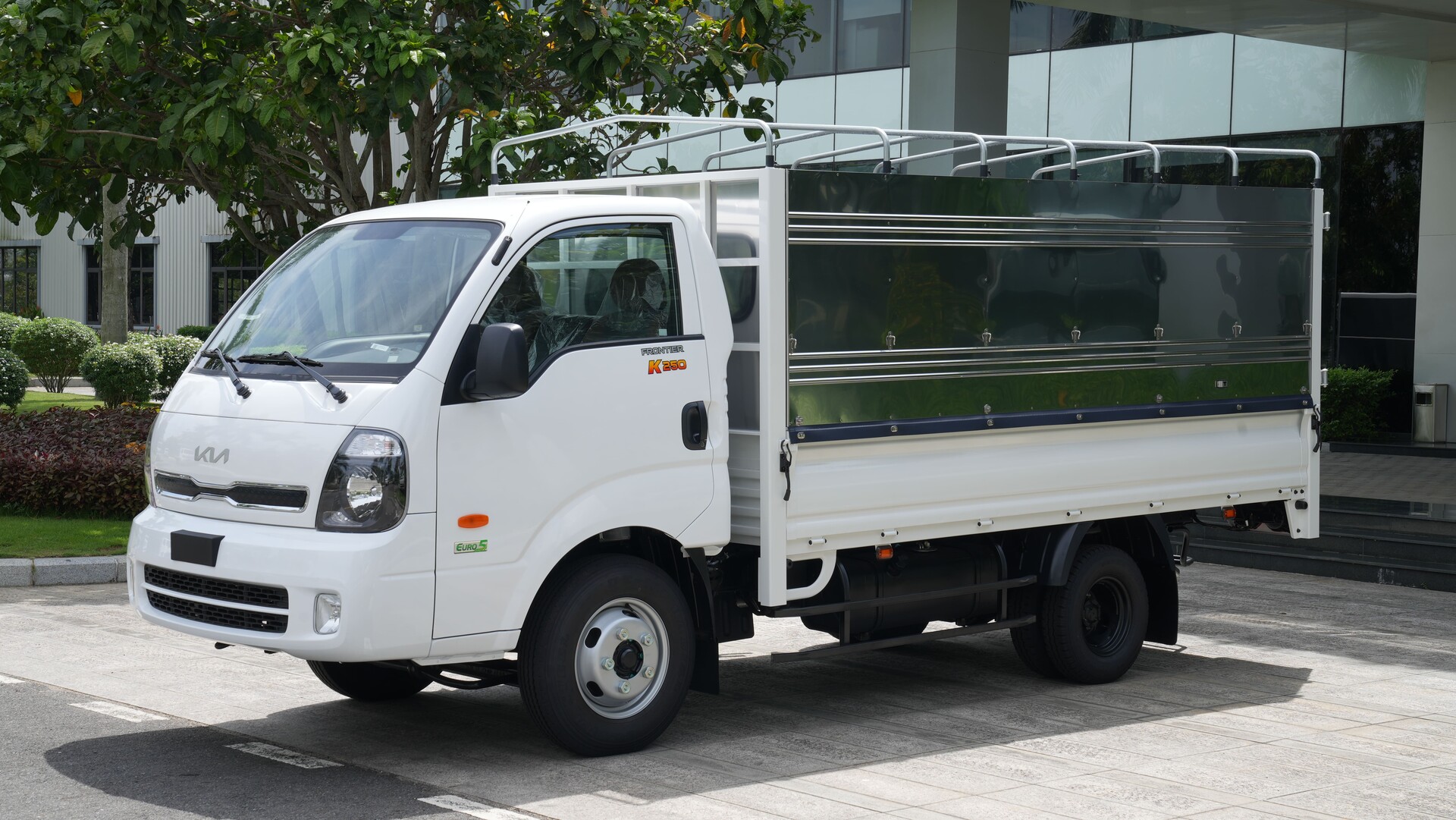 KIA K250 - Thùng mui bạt bửng - tải 2490kg