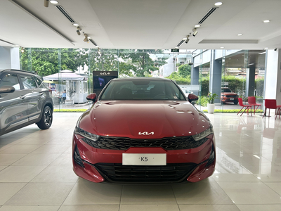 KIA K5: DUY NHẤT 01 CHIẾC TẠI KIA LONG BIÊN - ĐẾM NGƯỢC 25 NGÀY HƯỞNG GIẢM THUẾ TRƯỚC BẠ
