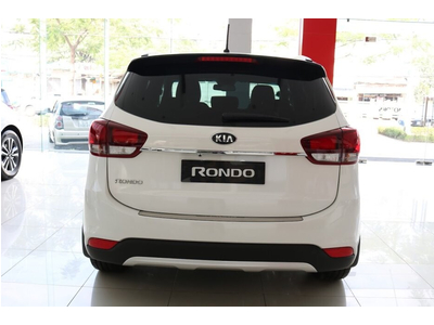 KIA Rondo 2.0 AT - Deluxe