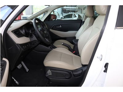 KIA Rondo Deluxe AT