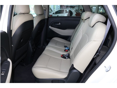 KIA Rondo 2.0 AT - Deluxe