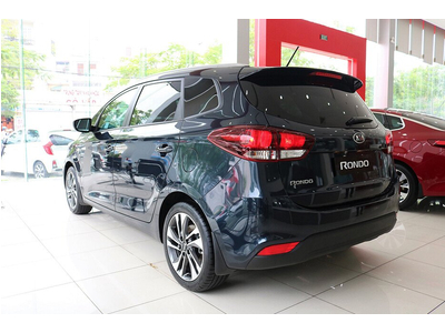 KIA Rondo Standard MT