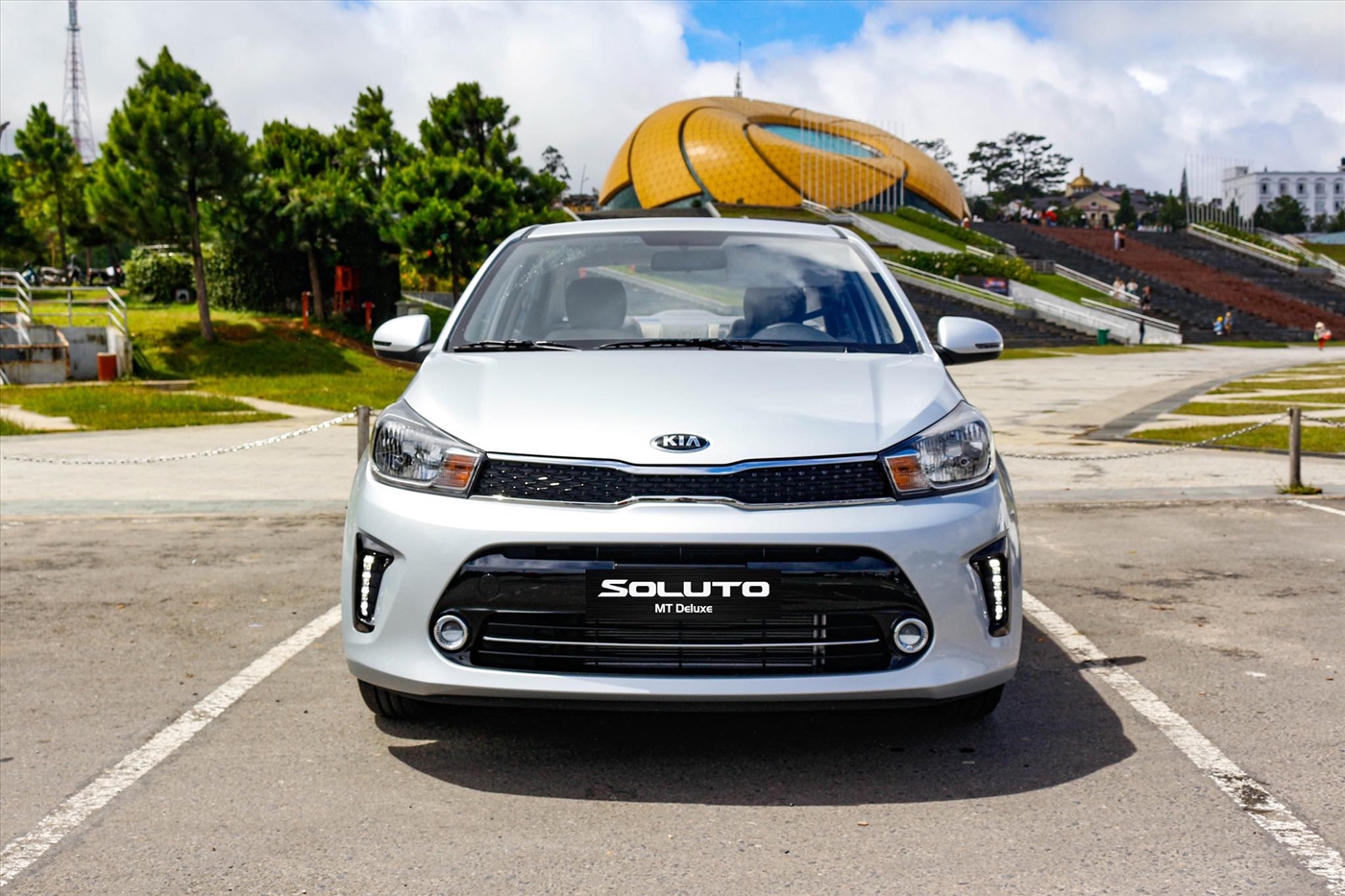 KIA Soluto MT Deluxe 1.4L - Hình 2