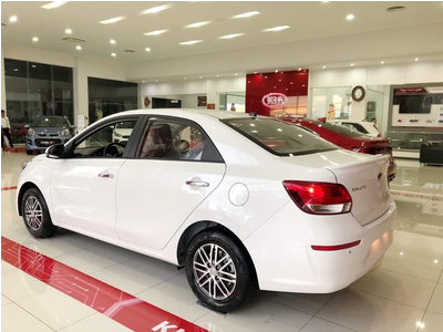 KIA Soluto AT Deluxe