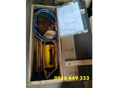 Kích nhổ neo thép 30 tấn điện tử