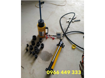 Kích nhổ neo thép 30 tấn điện tử
