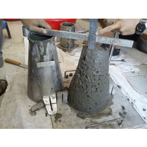 Thí nghiệm đo độ sụt bê tông