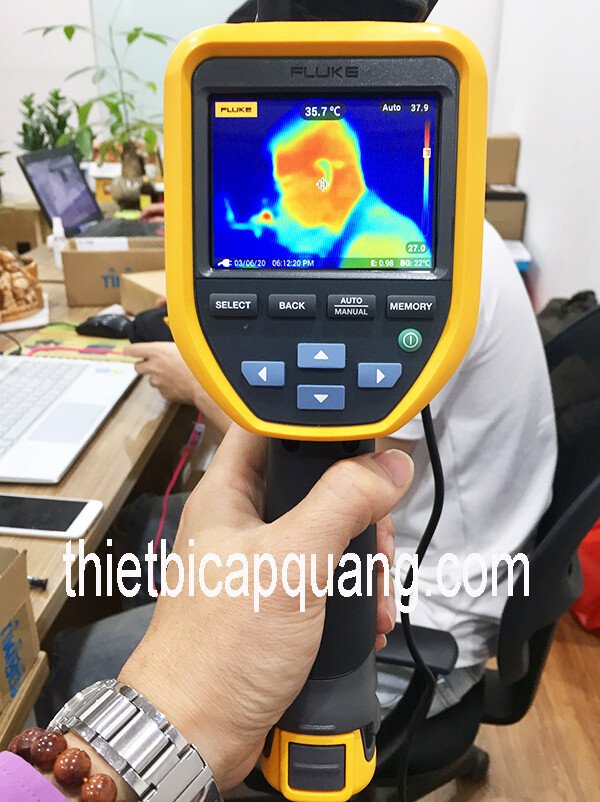 Kiểm tra thân nhiệt bằng Camera đo nhiệt